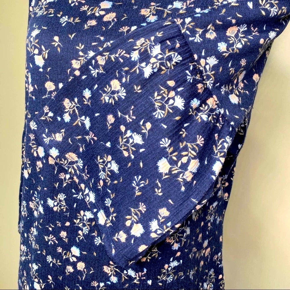 Lauren Conrad Blue Floral Tunic 3x4 Sleeve size medium * - Picture 3 of 6